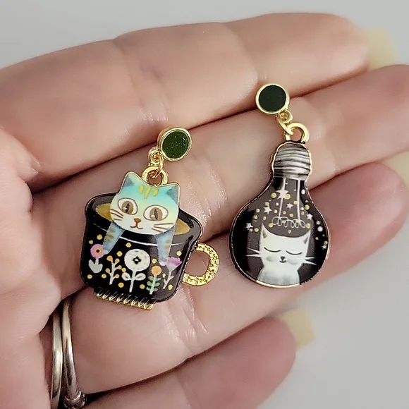 Mismatched Cats Handpainted Dangle Earrings - Picture 3 of 5